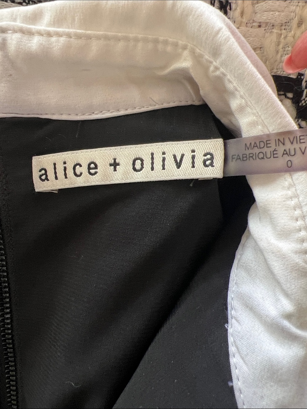 ALICE & OLIVIA Ellis Houndstooth A-Line Dress. Collar, pockets, zippers, lined. - Picture 2 of 11